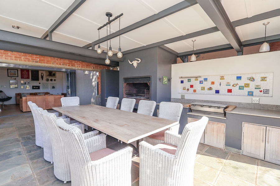 5 Bedroom Property for Sale in The Coves North West